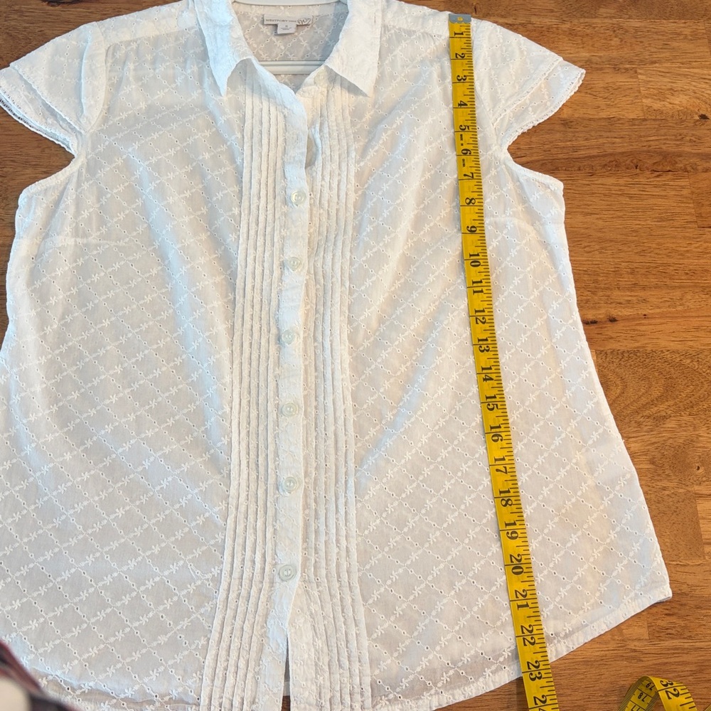 Westport 1962 Cotton Eyelet Button Down Blouse - Picture 10 of 12